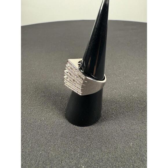 nOir Jewelry Carla Pave Pyramid Spike Ring Size 6 - Picture 4 of 6